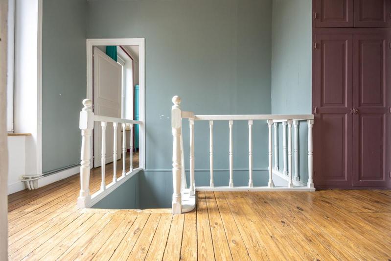 Propriété - 191 m² - 9 pièces