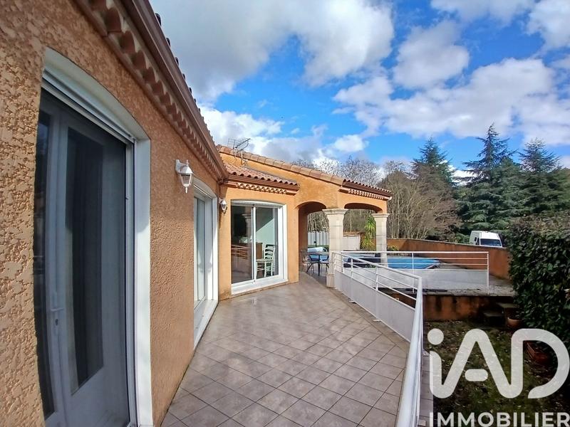 Maison - 99 m² - 5 pièces