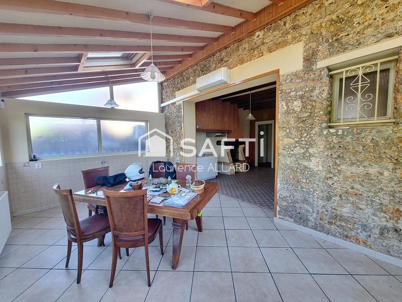 Maison - 137 m² - 7 pièces