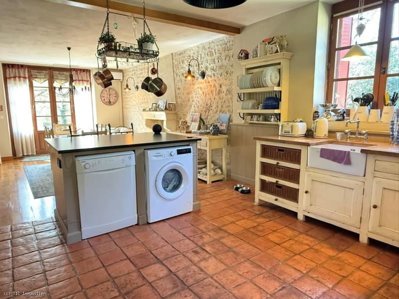 Propriété - 172 m² - 7 pièces