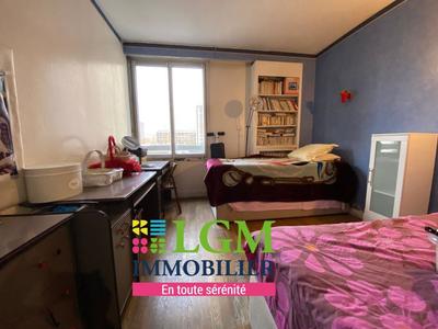 Appartement - 122 m² - 2 pièces