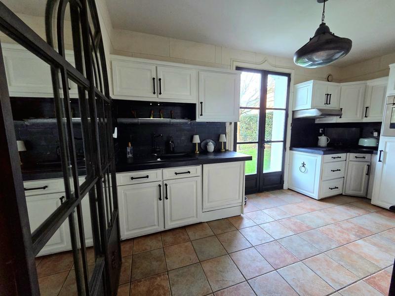 Maison - 206 m² - 10 pièces