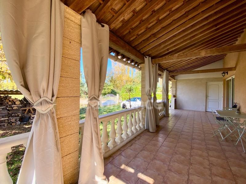 Propriété - 240 m² - 10 pièces