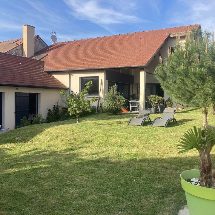 Villa - 270 m² - 8 pièces
