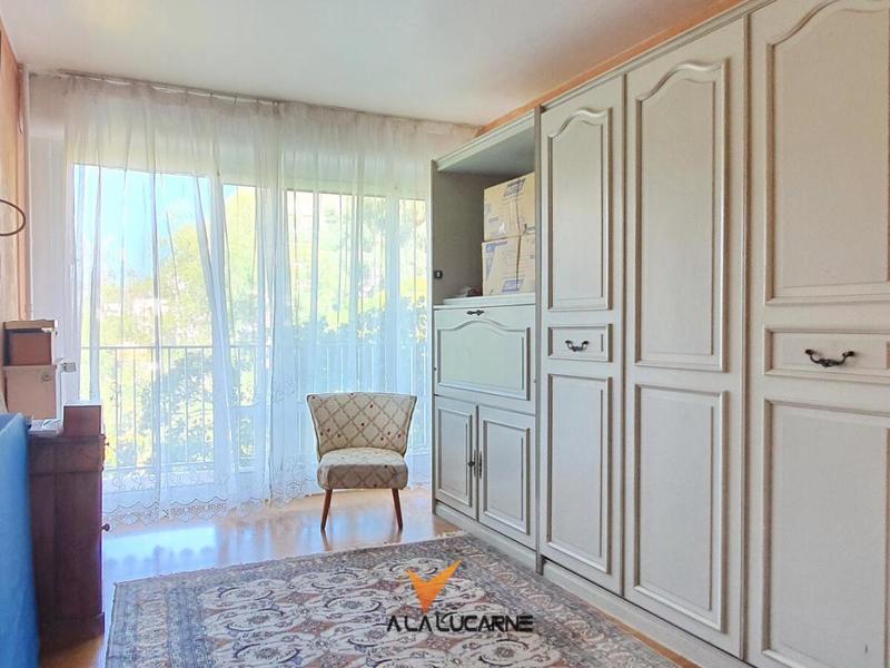 Appartement - 99 m² - 5 pièces