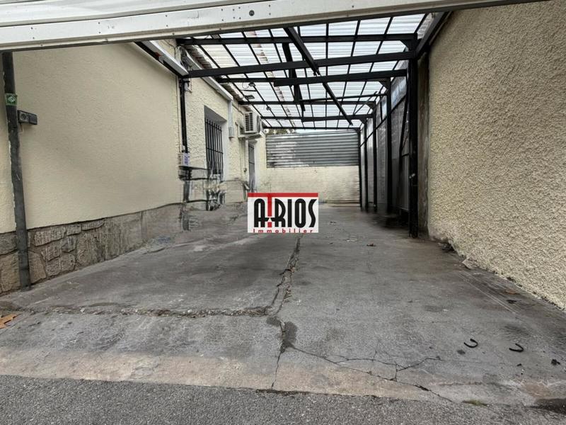 Local d'activité / Entrepôt - 109 m²