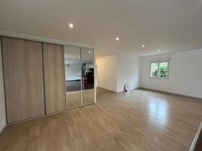 Maison - 180 m² - 6 pièces