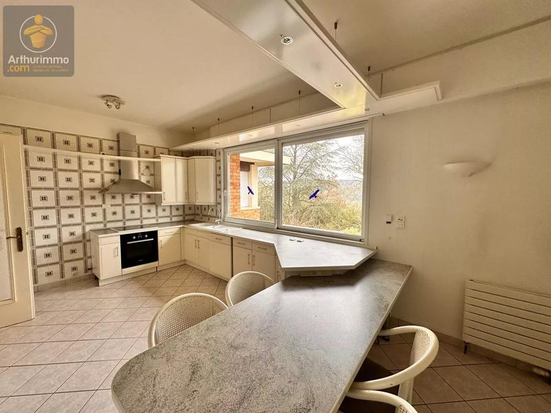 Maison - 240 m² - 6 pièces