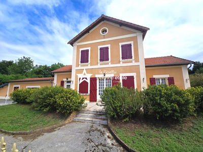 Villa - 155 m² - 8 pièces