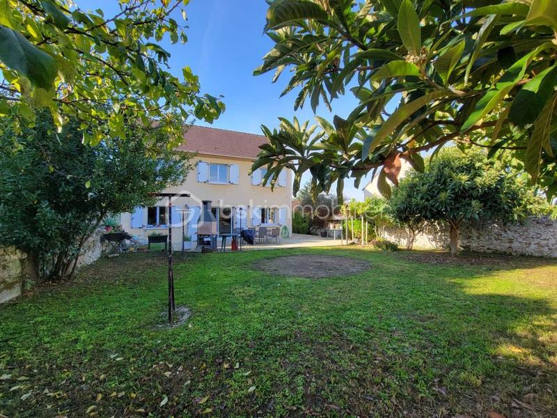 Pavillon - 168 m² - 7 pièces