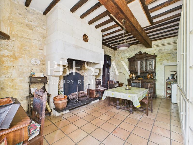 Maison - 400 m² - 10 pièces