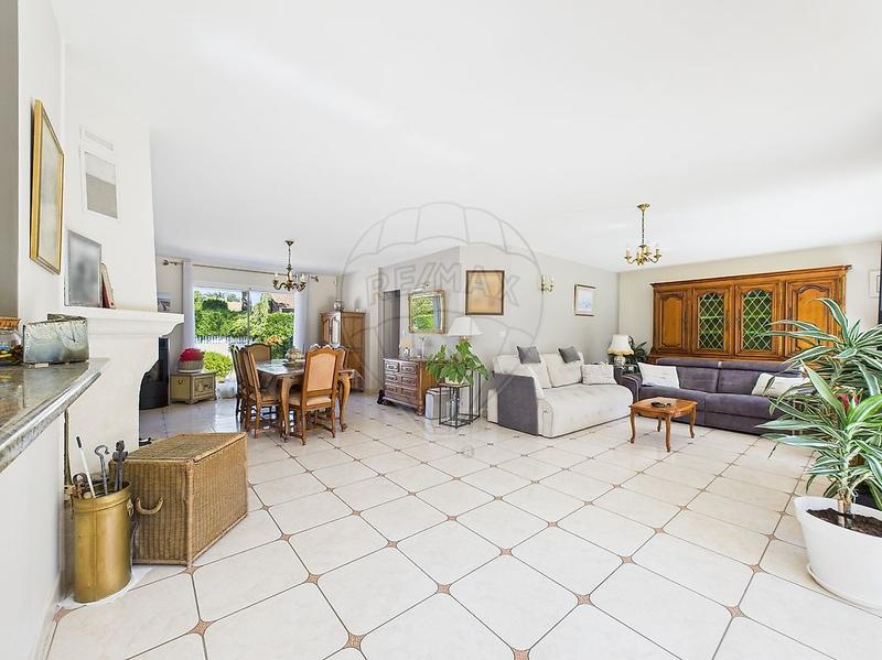 Maison - 143 m² - 4 pièces