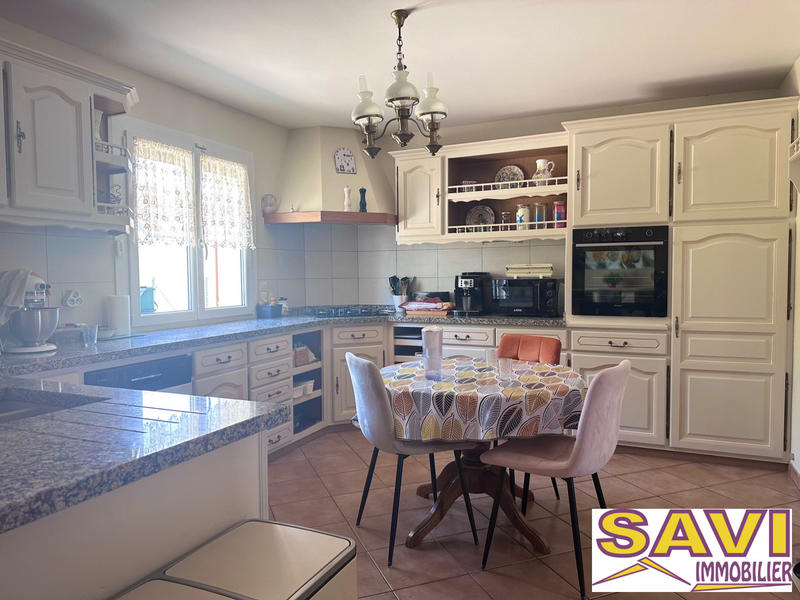 Maison traditionnelle - 174 m² - 8 pièces