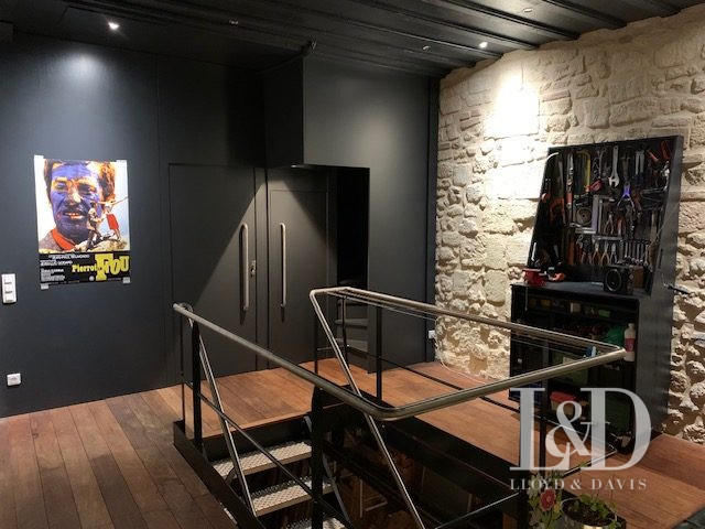 Maison - 235 m² - 8 pièces