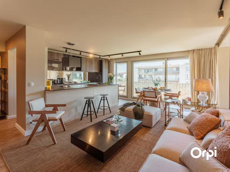 Appartement - 81 m² - 4 pièces