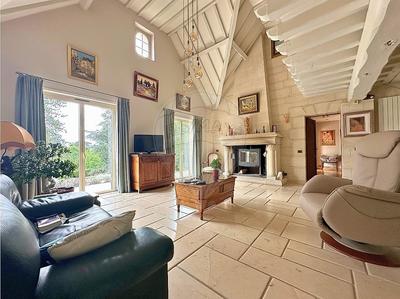 Demeure - 220 m² - 8 pièces