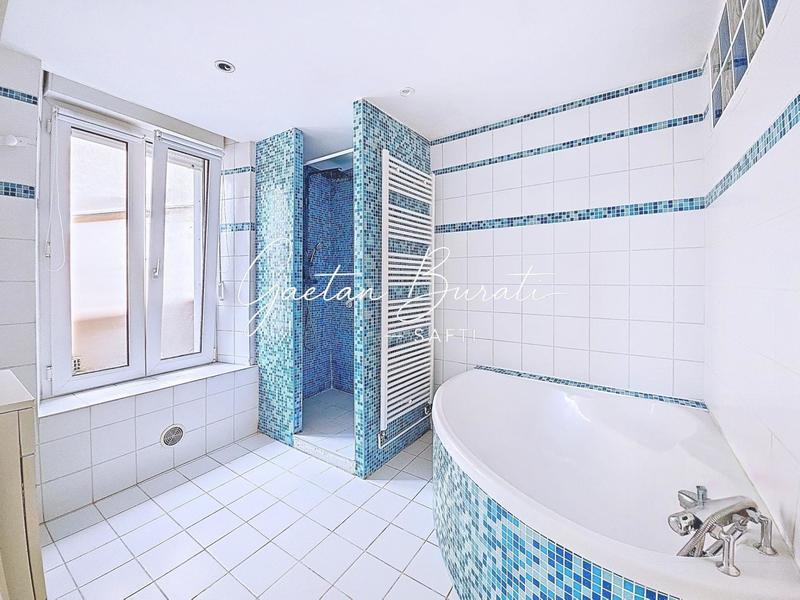 Maison - 186 m² - 6 pièces