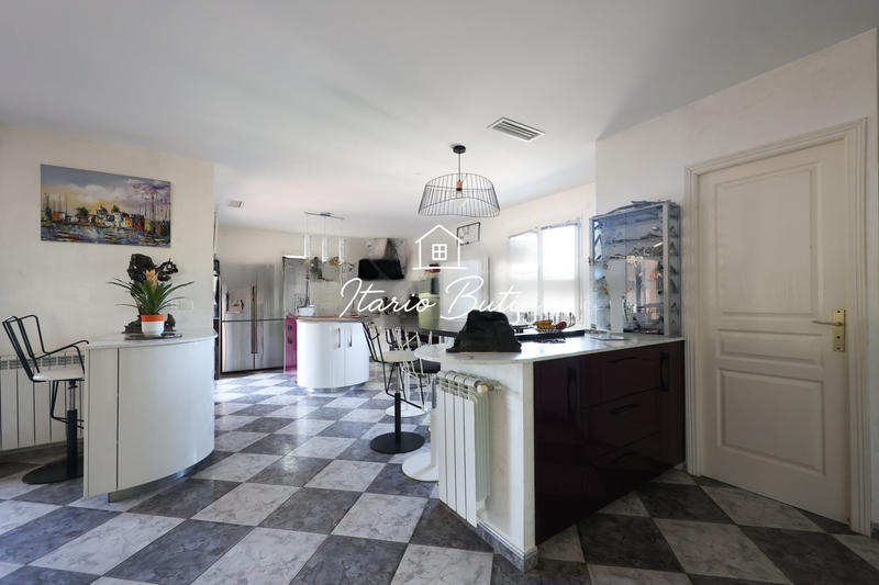 Maison - 145 m² - 6 pièces