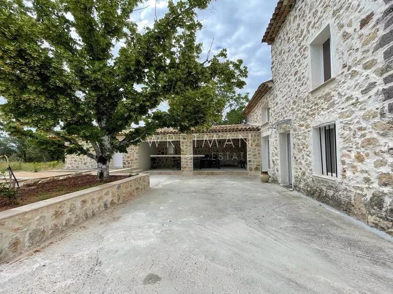 Villa - 400 m² - 12 pièces