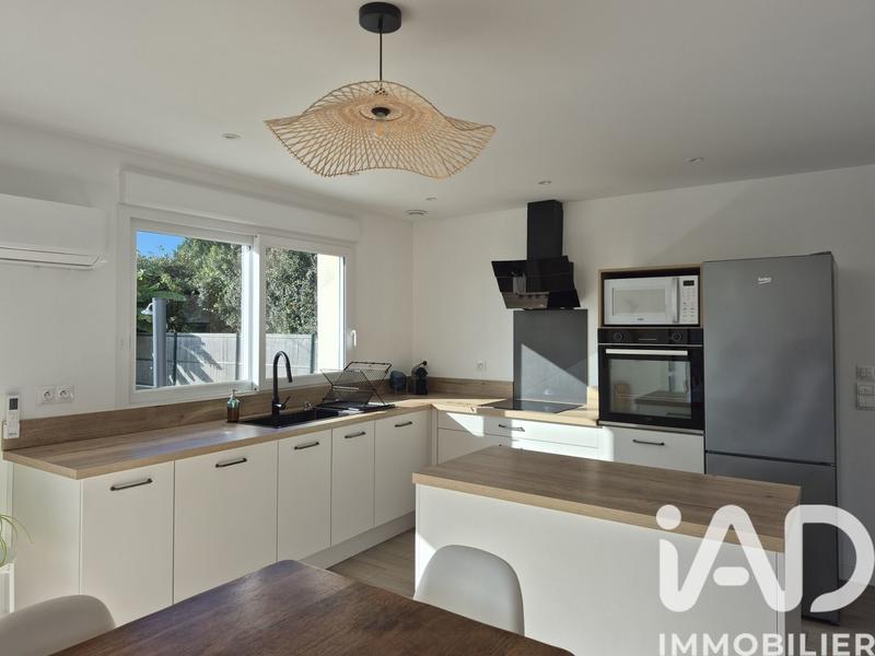 Maison - 96 m² - 5 pièces