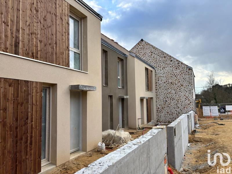 Maison - 95 m² - 5 pièces