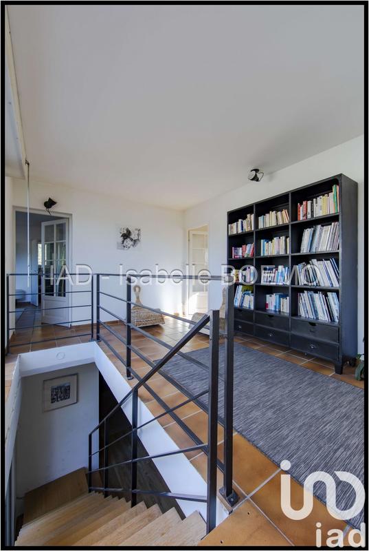 Maison - 216 m² - 9 pièces