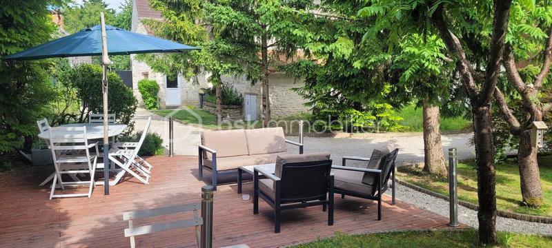 Maison en pierre - 222 m² - 9 pièces