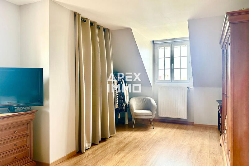 Maison - 182 m² - 6 pièces