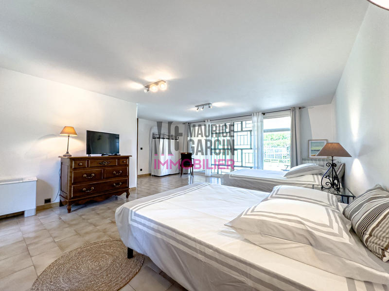 Maison - 211 m² - 6 pièces