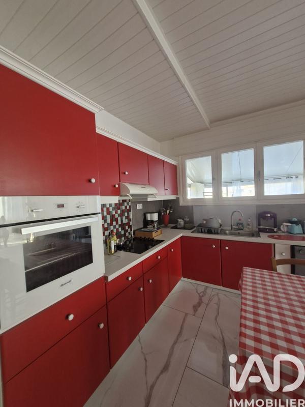 Maison - 230 m² - 6 pièces