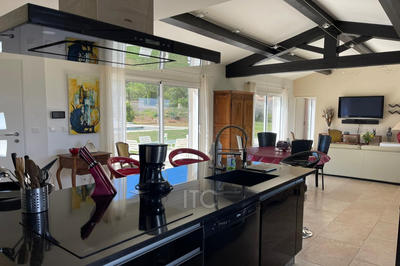 Villa - 220 m² - 5 pièces