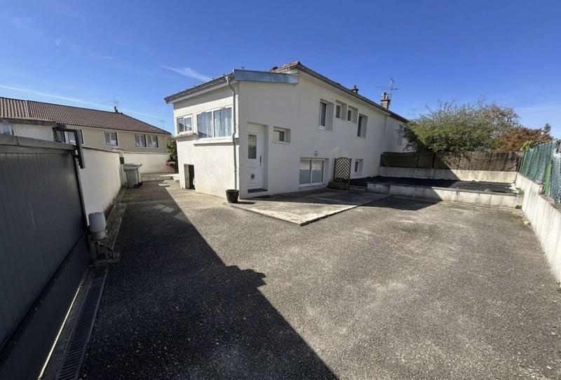 Maison - 115 m² - 6 pièces