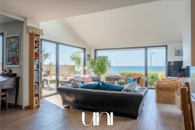 Maison - 237 m² - 7 pièces