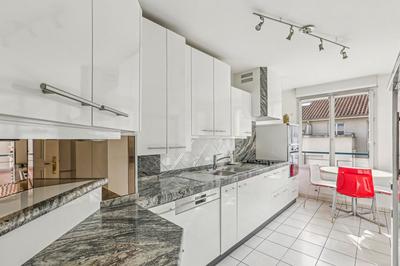 Local commercial - 140 m² - 5 pièces