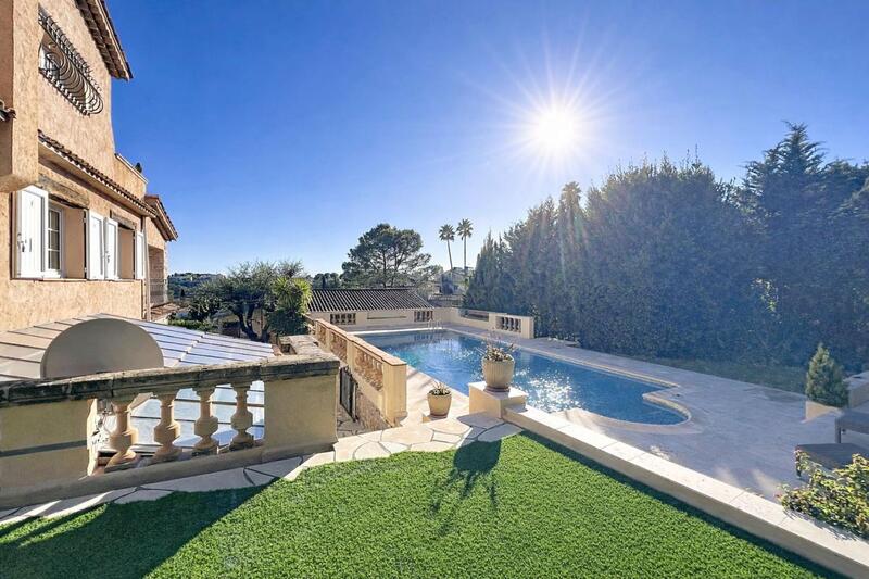 Duplex - 151 m² - 5 pièces