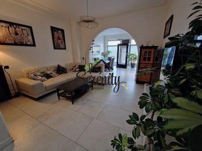 Maison - 178 m² - 7 pièces