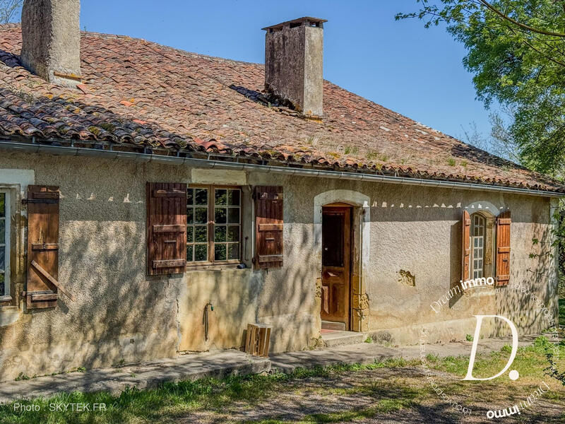 Maison ancienne - 180 m² - 5 pièces