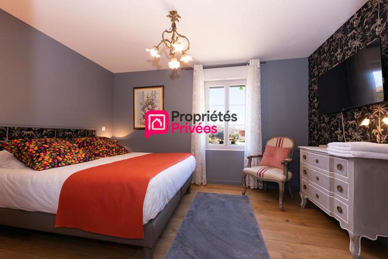 Maison - 274 m² - 12 pièces