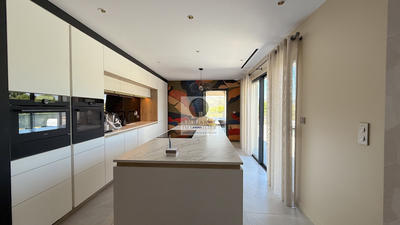 Maison - 322 m² - 8 pièces