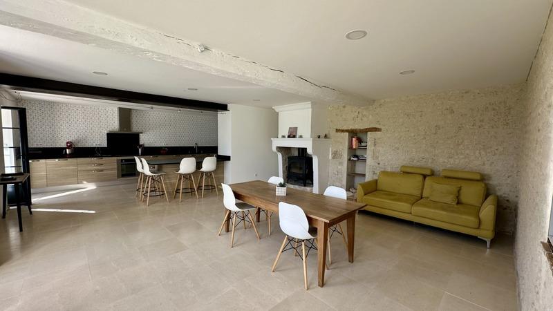 Maison - 235 m² - 6 pièces