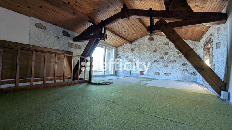 Maison - 96 m² - 5 pièces