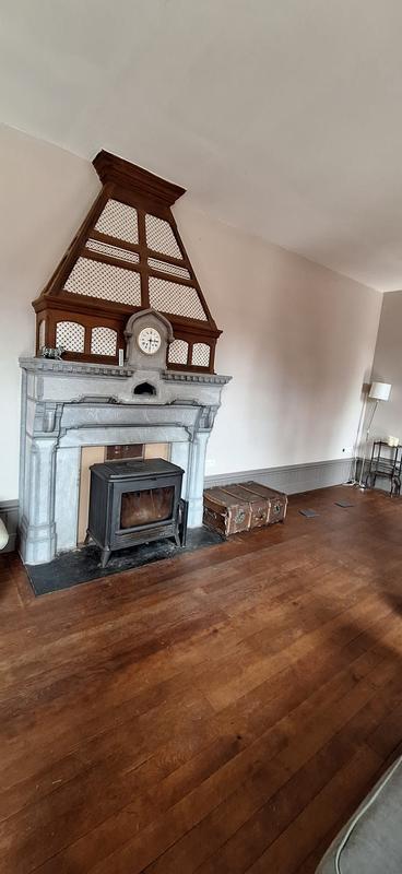 Maison - 1 500 m² - 40 pièces