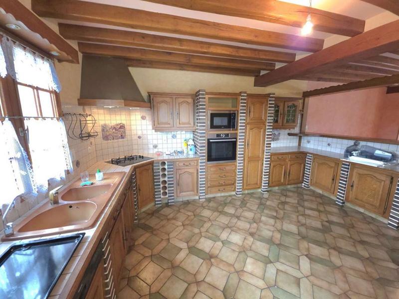 Maison - 204 m² - 9 pièces