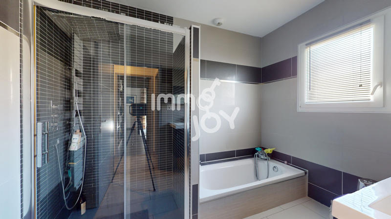 Maison - 134 m² - 4 pièces