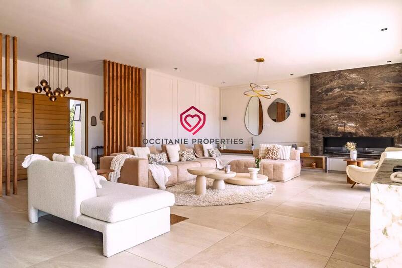 Villa - 327 m² - 8 pièces