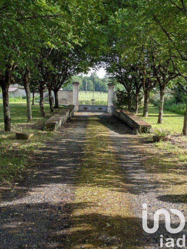 Maison - 222 m² - 7 pièces