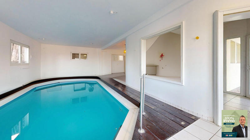 Maison - 390 m² - 12 pièces