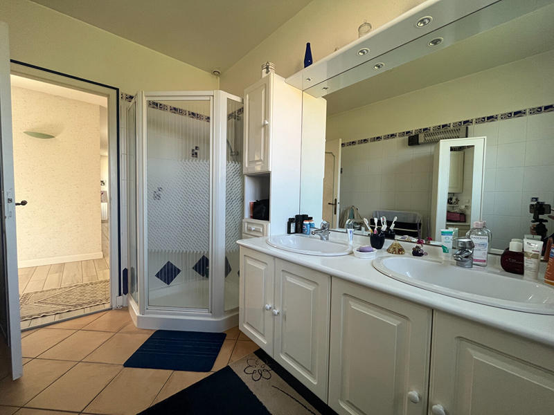 Maison - 210 m² - 7 pièces