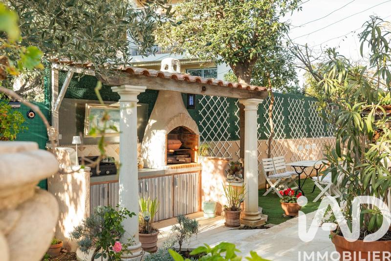 Maison de ville - 207 m² - 7 pièces