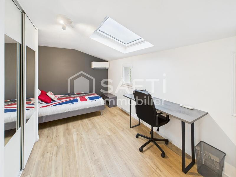 Maison - 260 m² - 7 pièces